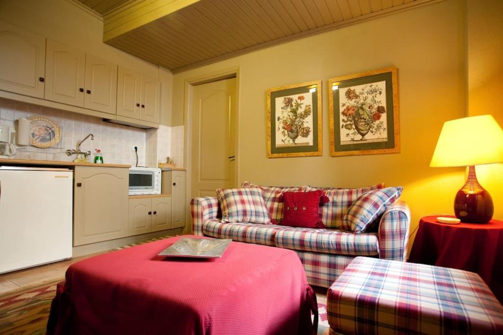 House In Delphi Villa ภายนอก รูปภาพ