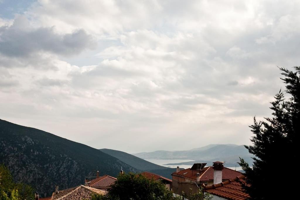 House In Delphi Villa ภายนอก รูปภาพ